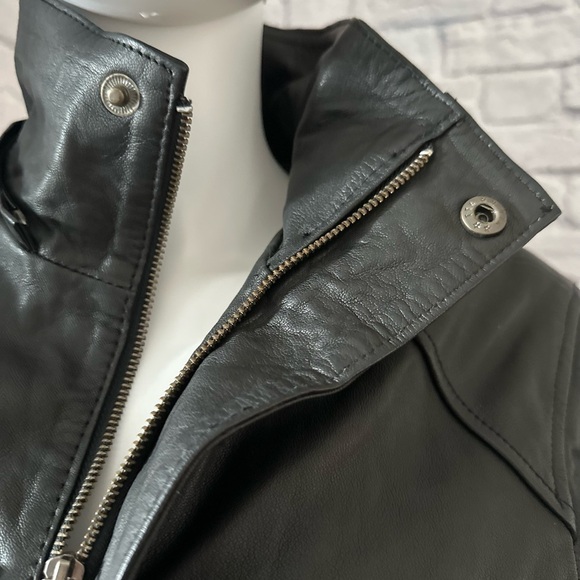 Vintage Pierre Cardiin leather long women’s coat - Picture 4 of 15